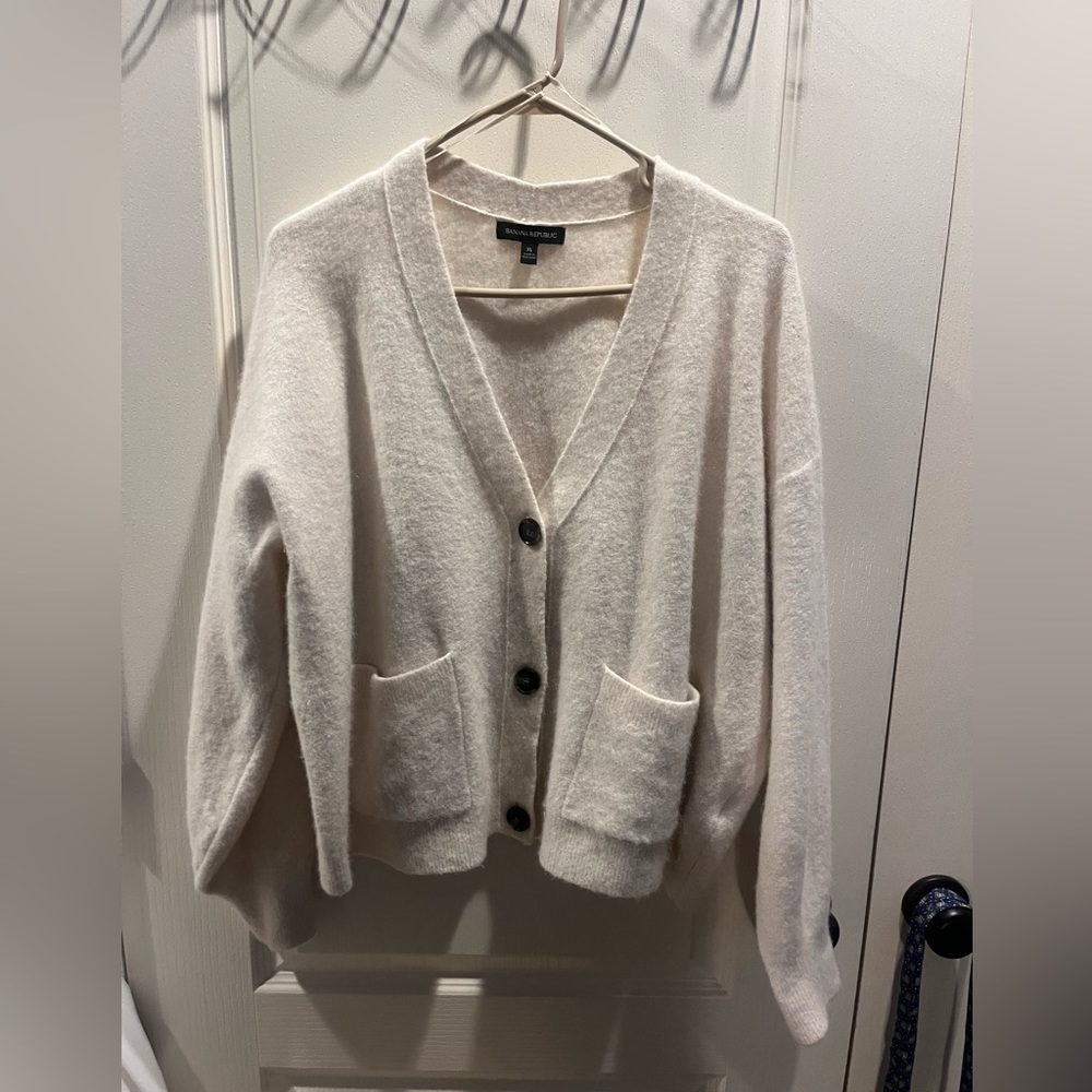 Banana Republic Wool and Alpaca Cream cardigan in XL